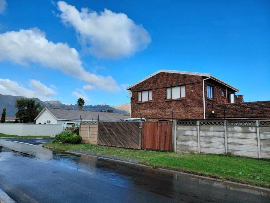 7 Bedroom Property for Sale in Gordons Bay Central Western Cape